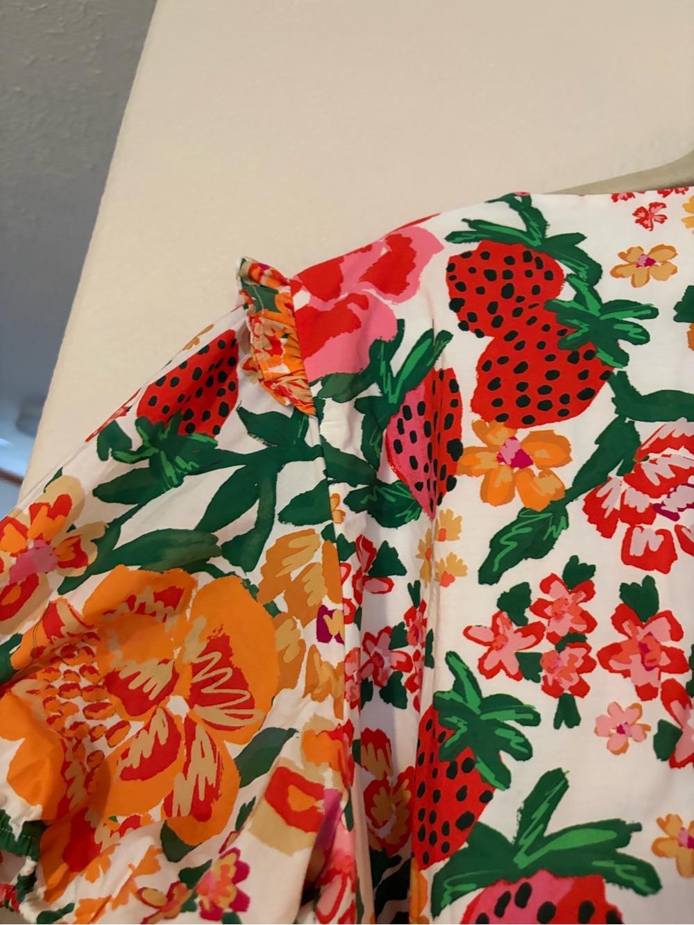 Farm Rio Flowerful Sketch Romper size XL Strawberry Print Jumpsuit - Picture 8 of 10